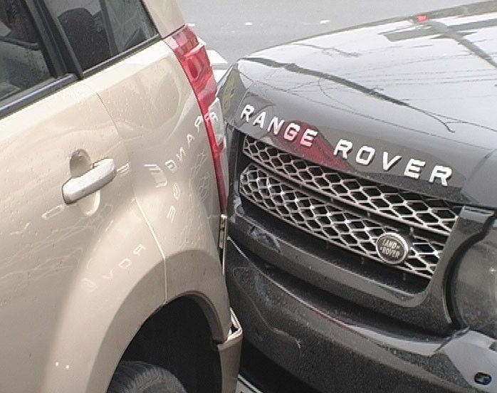 В Киеве женщина на джипе устроила крупное ДТП. Фото 