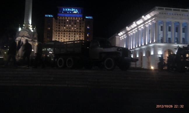 В центре Киева появилась военная техника. Фото. Видео