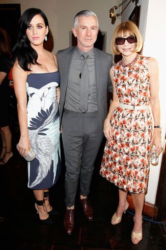 Звезды оценили перспективных дизайнеров вместе с Vogue. Фото