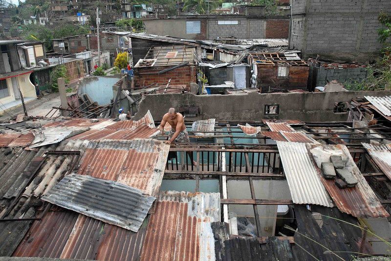 Ураган "Сэнди" разрушил на Кубе сотни тысяч домов