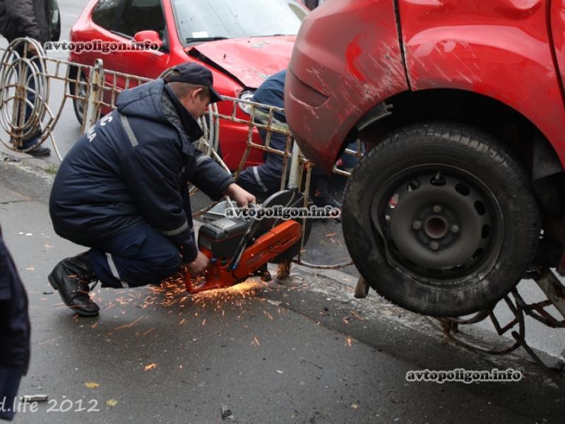 ДТП в Киеве: крупная авария у избирательного участка 