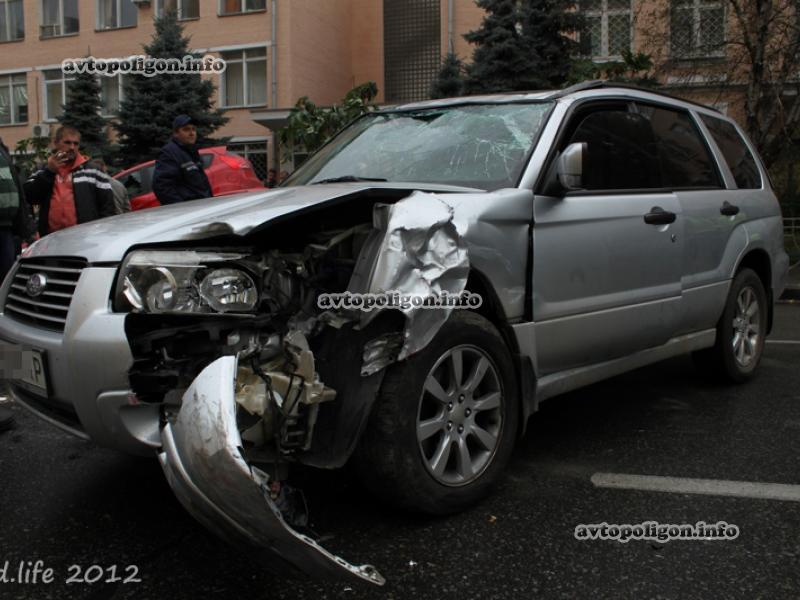 ДТП в Киеве: крупная авария у избирательного участка 