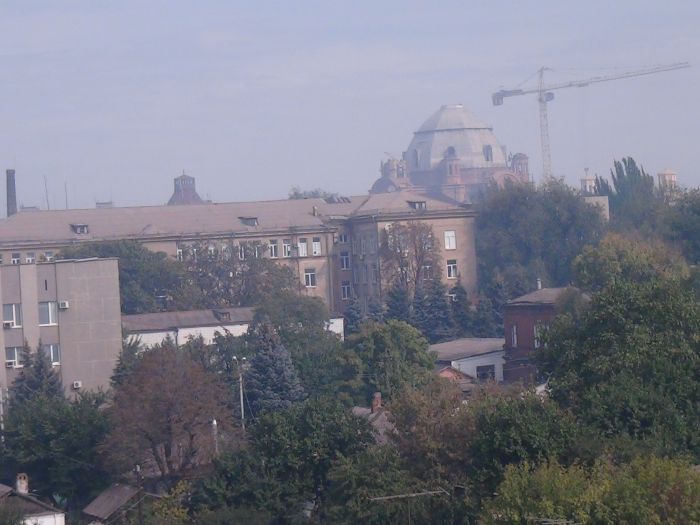 Центральна частина Маріуполя потопає в смогу