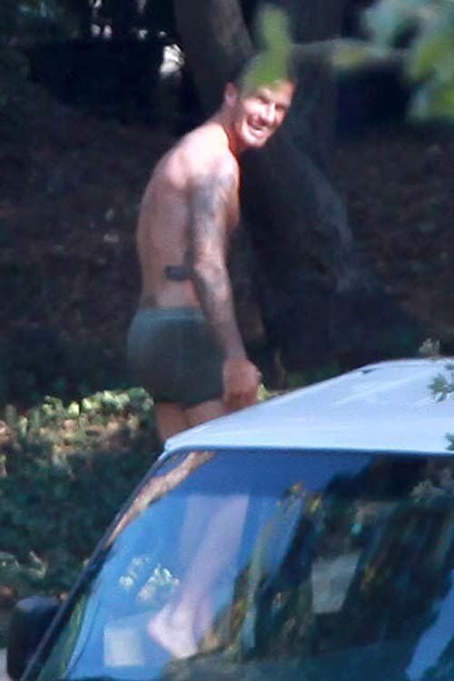 Бекхэм бегал в трусах по городу для H&M. Фото