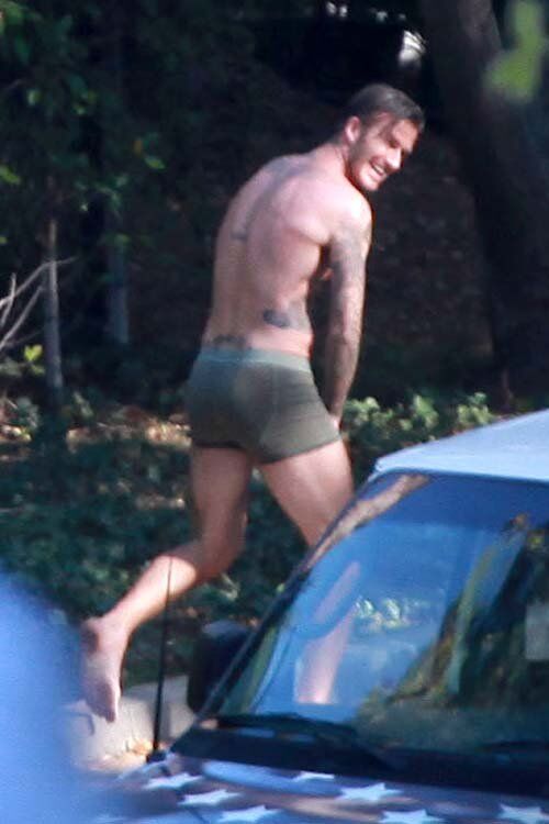 Бекхэм бегал в трусах по городу для H&M. Фото