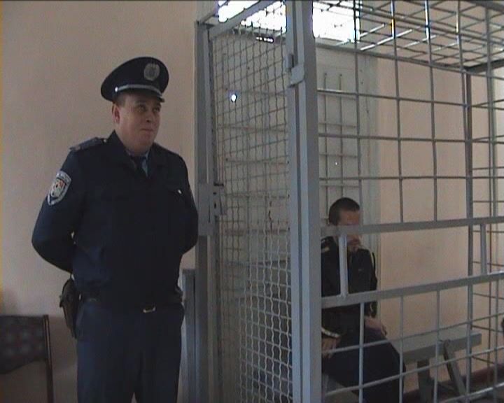 На Луганщине задержан грабитель женского белья, на котором были надеты 31 пара трусов и 7 лифчиков
