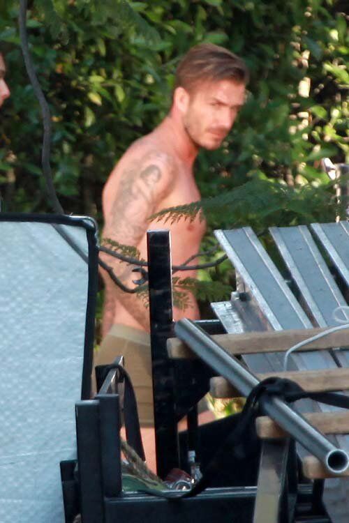 Бекхэм бегал в трусах по городу для H&M. Фото