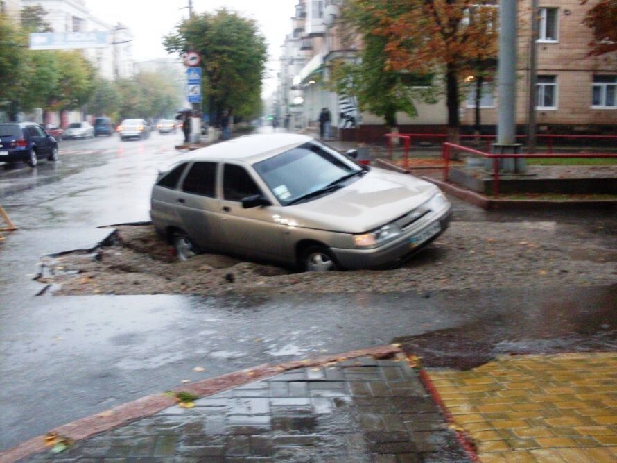 Как тонули автомобили в Кировограде. Фото. Видео   