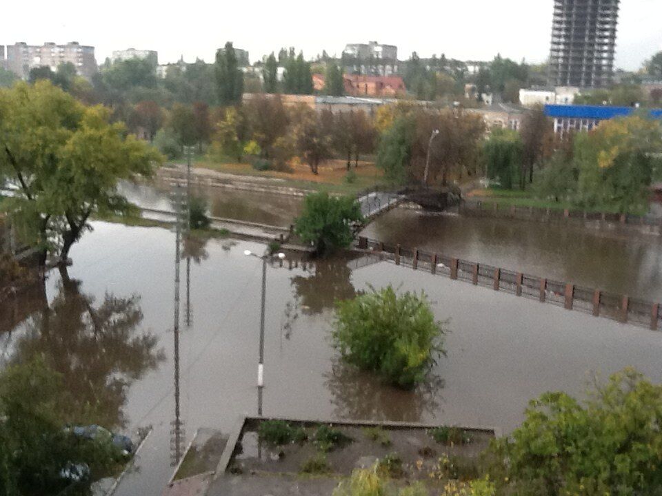 Как тонули автомобили в Кировограде. Фото. Видео   