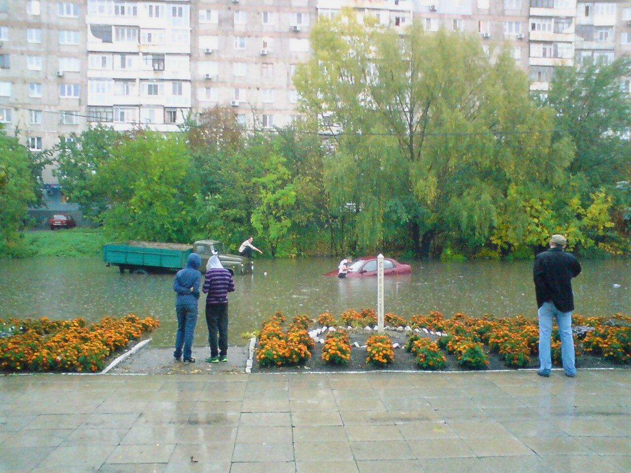 Как тонули автомобили в Кировограде. Фото. Видео   