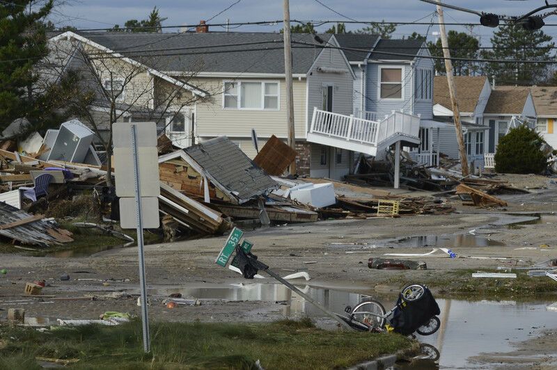 Ураган "Сенді" відступив від берегів США