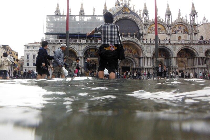 На Хэллоуин весь центр Венеции ушел под воду