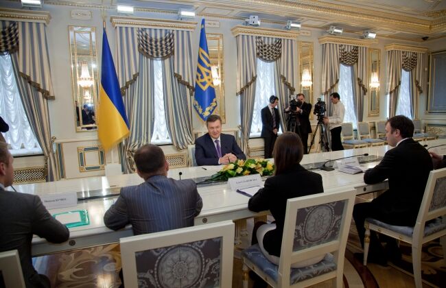 Янукович ждет от украинских студентов инициатив