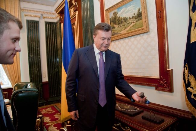 Янукович показал студентам свою "кухню"