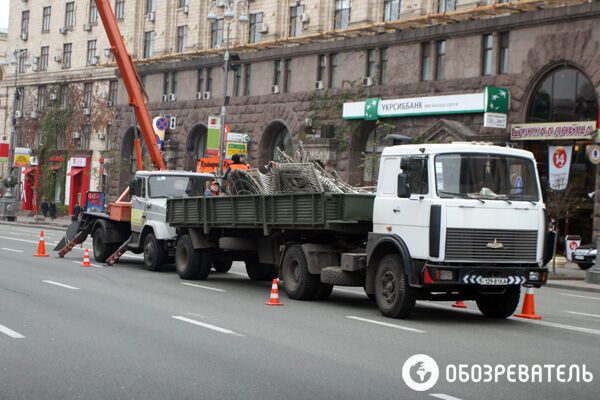 На Майдане подготовили клумбу для новогодней елки