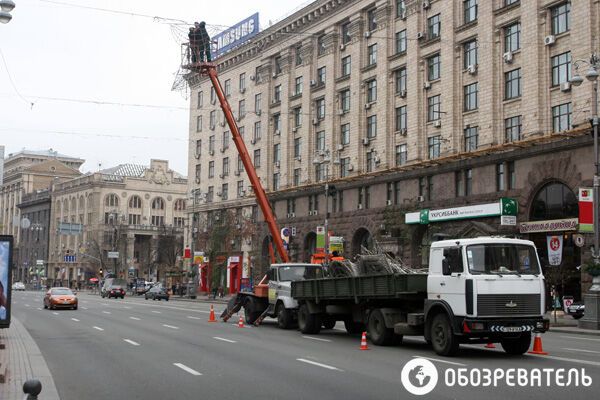 На Майдане подготовили клумбу для новогодней елки