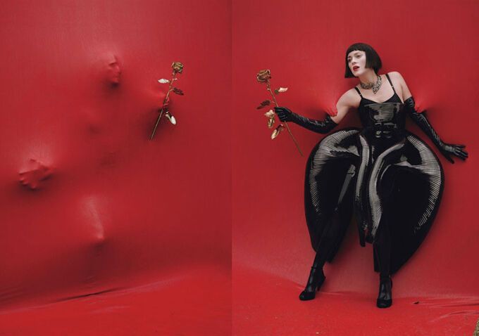 Марион Котийяр захомутала солдатика для W. Фото