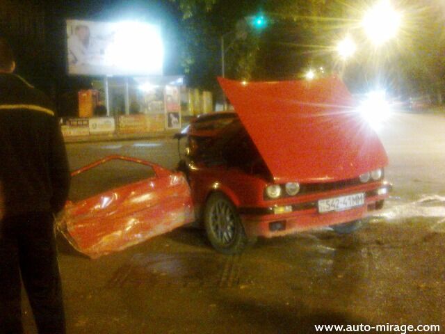 ДТП в Одессе: "ВАЗ" с пьяным водителем разорвал BMW