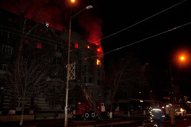 Глава КГГА приезжал ночью на пожар в элитном районе
