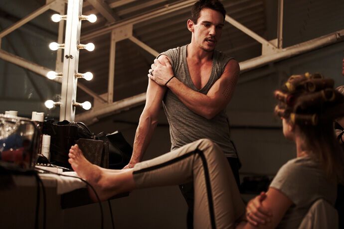 Водянова выглядит влюбленной для Marie Claire. Фото