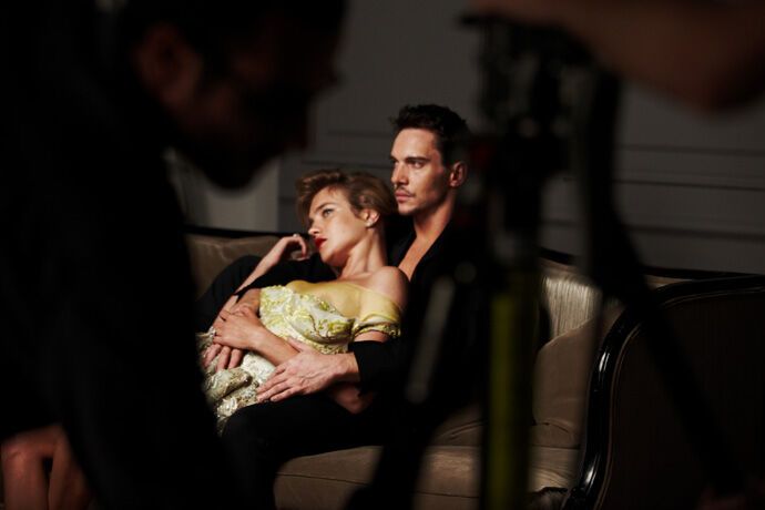 Водянова выглядит влюбленной для Marie Claire. Фото