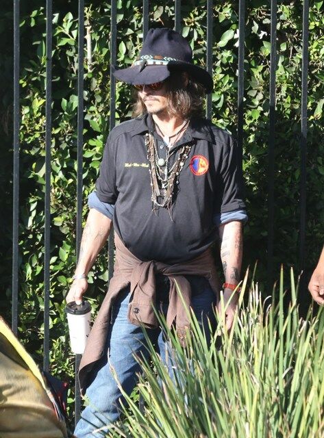 Джонни Депп нарядился на школьное мероприятие. Фото