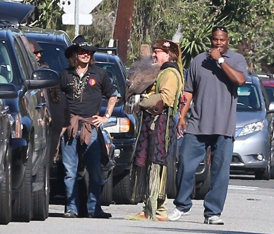 Джонни Депп нарядился на школьное мероприятие. Фото