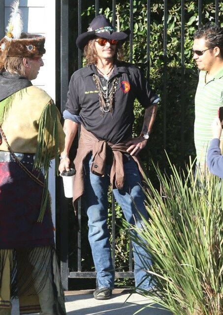 Джонни Депп нарядился на школьное мероприятие. Фото