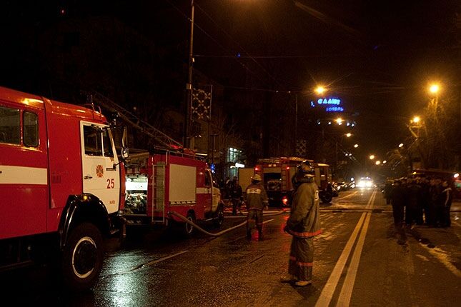 Пожар на Печерске: сгорели "миллионы"