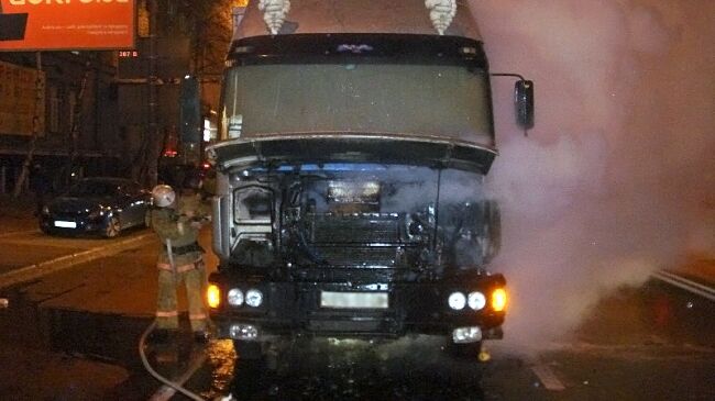 В Киеве на дороге загорелся грузовик