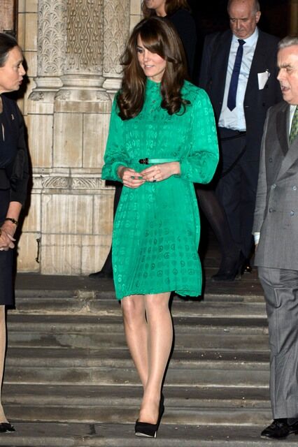 Кейт Миддлтон отказалась от облегающих нарядов. Фото