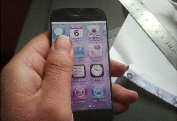 Фанат Apple сделал себе iPhone 5 из бруска стали. Фото