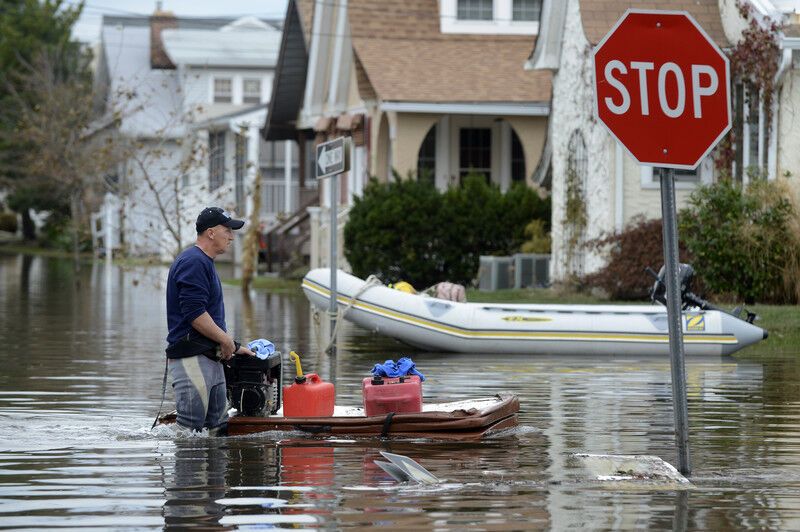 Власти США выделили $107 млн в помощь пострадавшим от урагана "Сэнди"