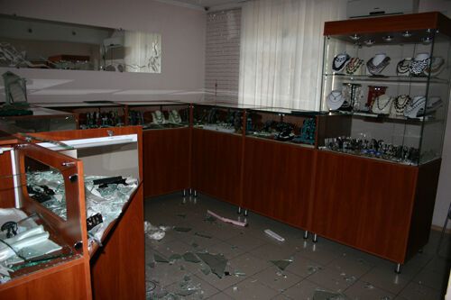 Пограбування ювелірки в Маріуполі: міліція порушила справу
