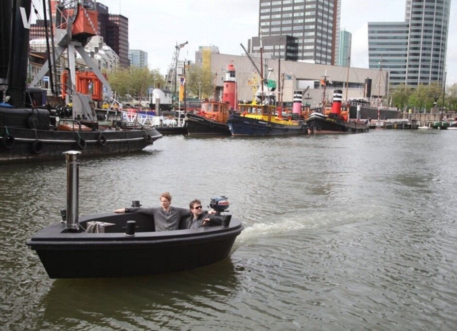 Создана лодка-джакузи на дровах. Фото 