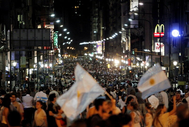 В Аргентині масово протестують проти третього терміну президента