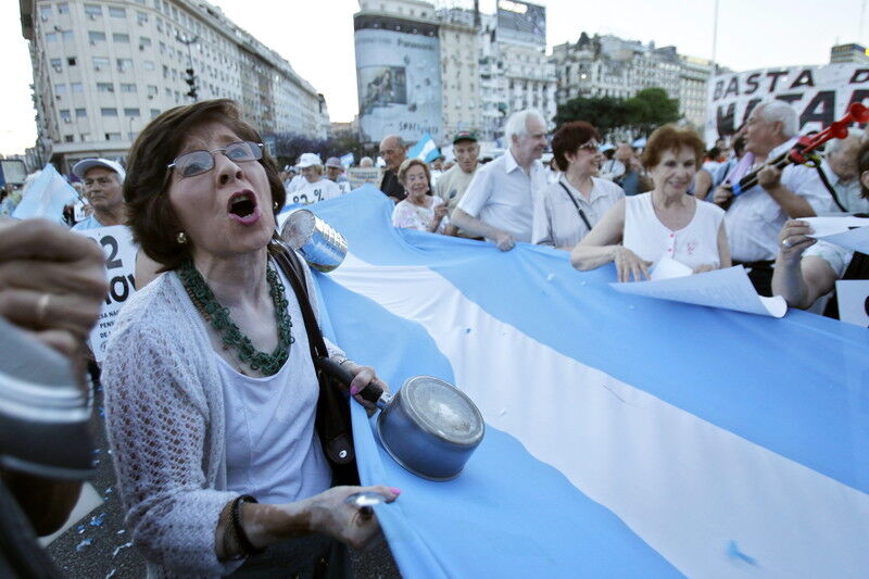 В Аргентині масово протестують проти третього терміну президента