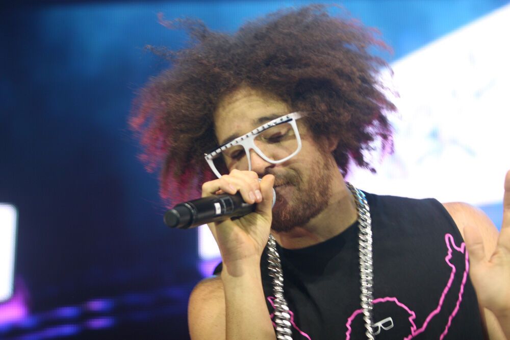 Стриптиз от LMFAO