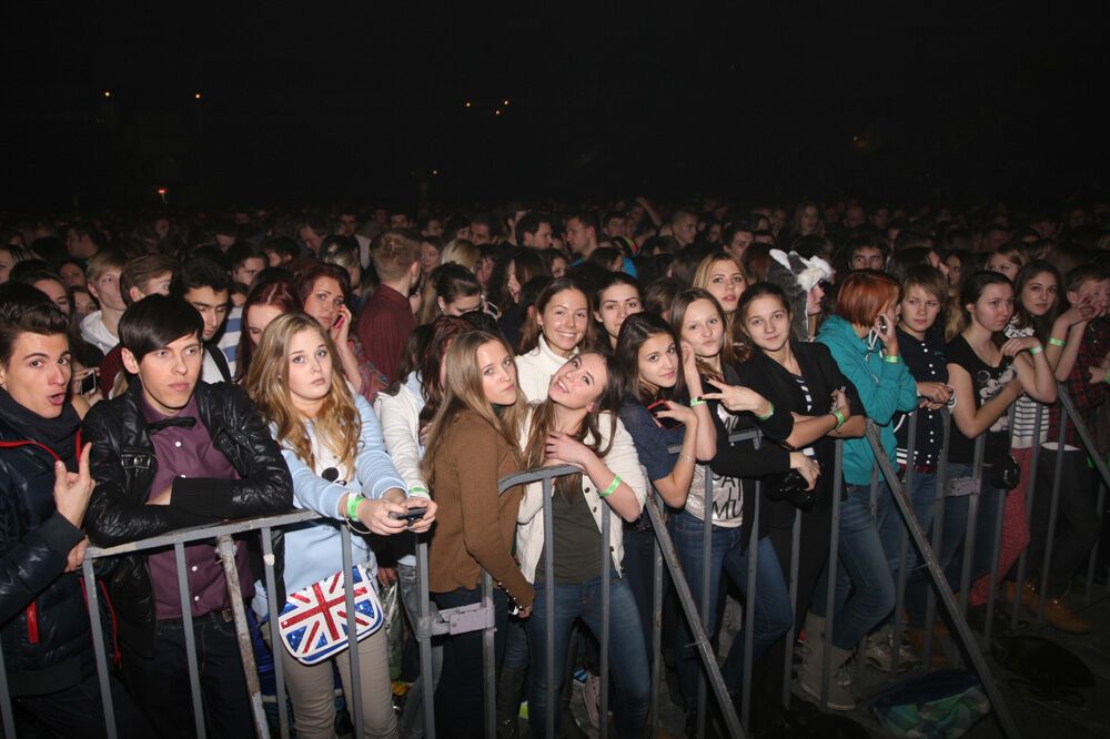 Стриптиз от LMFAO