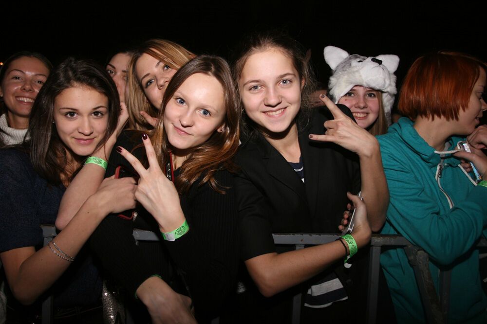 Стриптиз от LMFAO