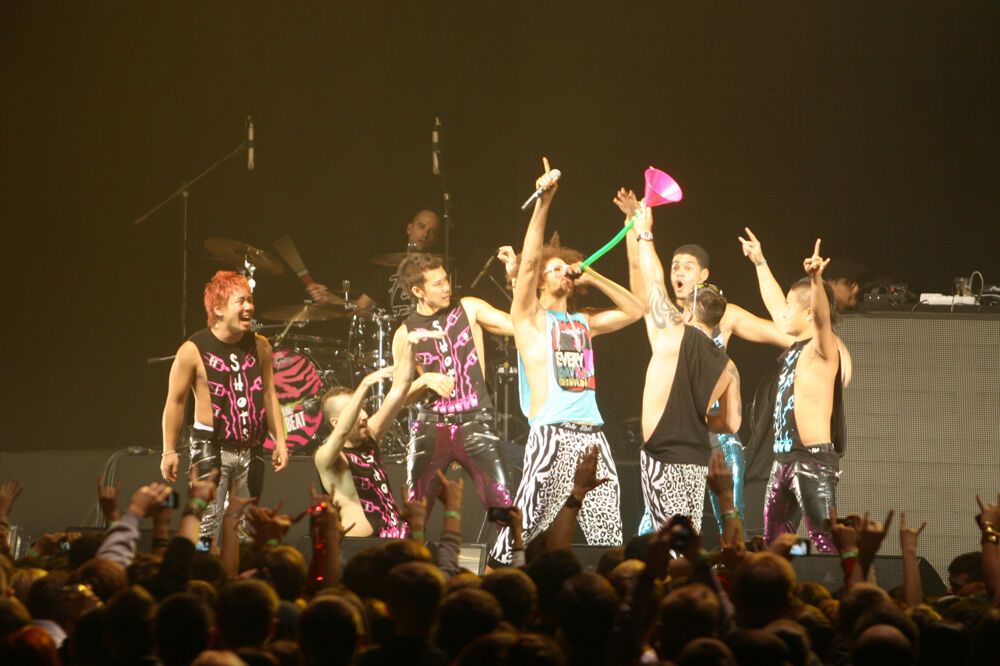 Стриптиз от LMFAO