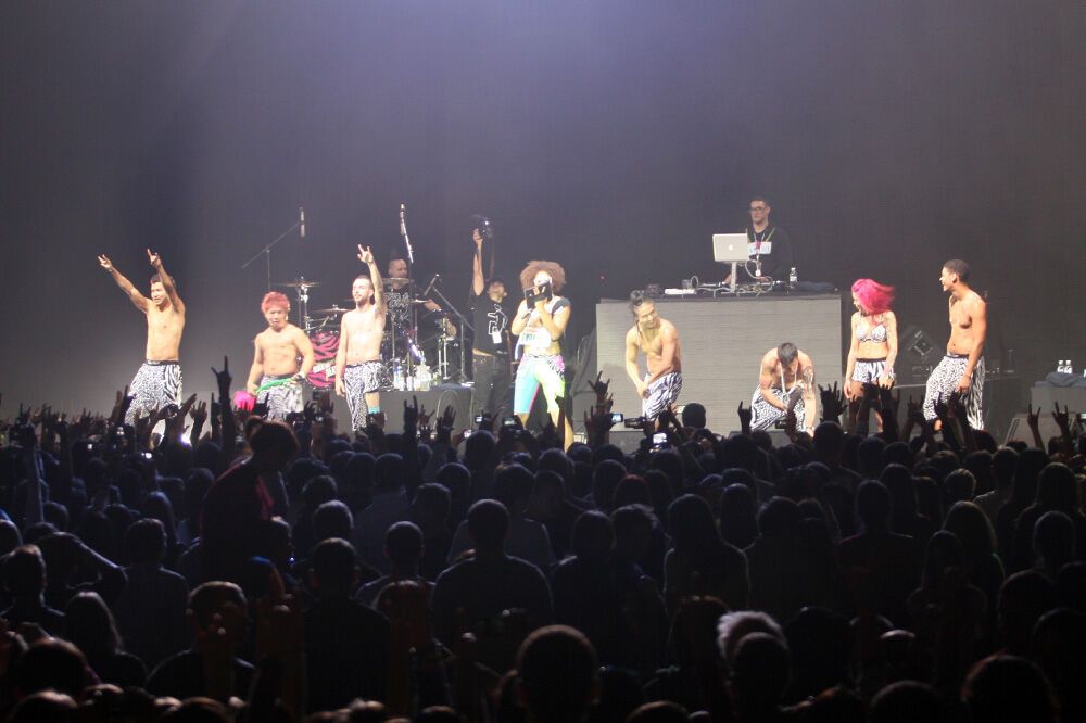 Стриптиз от LMFAO