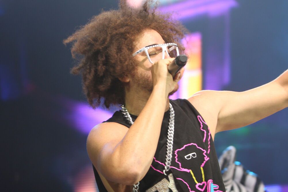 Стриптиз от LMFAO
