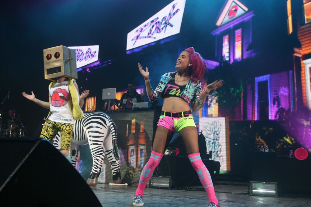 Стриптиз от LMFAO