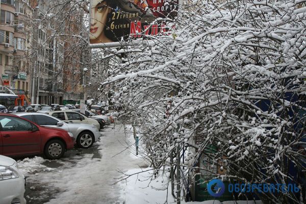 Киев завалило рекордным количеством снега - КГГА. Видео