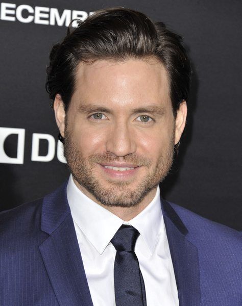 "Цель номер один": прозрачное синее платье Джессики Честейн