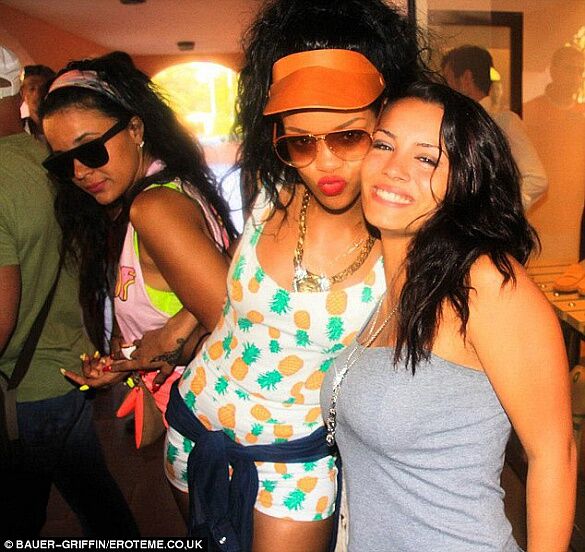 Рианна поделилась неожиданным отдыхом. Фото