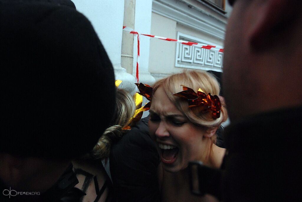 FEMEN "отметились" в новой Раде. Фото. Видео.