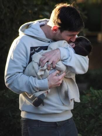 Месси впервые прогулялся с сыном по Барселоне