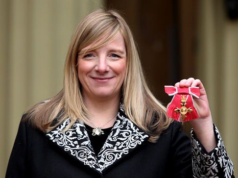 За весільну сукню для Кейт Міддлтон дизайнер отримала орден